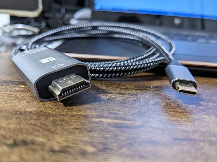 USB-C to HDMIケーブル