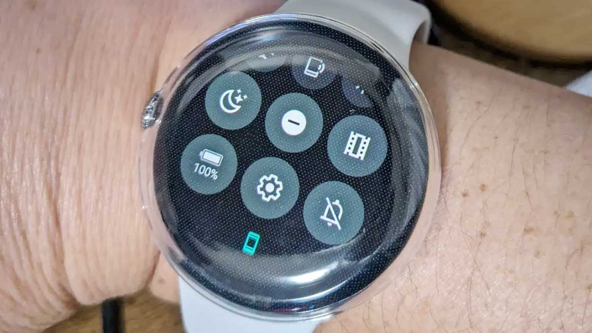 ピクセルウォッチのクイック設定パネルでできることは？