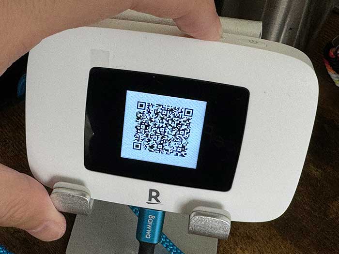 Rakuten WiFi Pocket Platinum 基本的にはWiFi接続のためのSSID/パスワード/QRコード