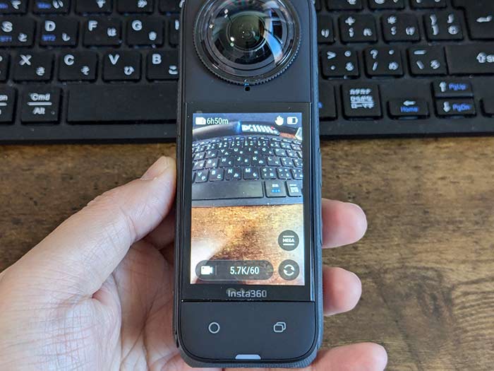 Insta360 X4 端に色々とアイコン・ボタンが配置