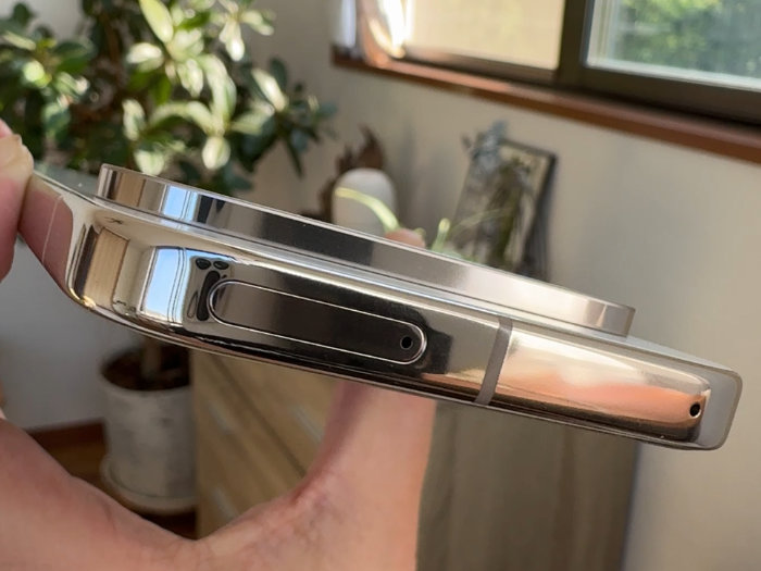 グーグルピクセル10Pro SIMスロット