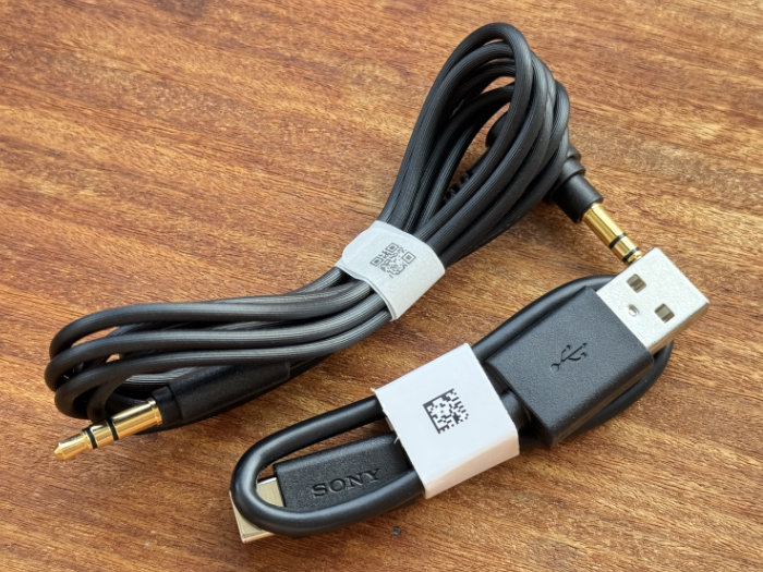 WH-ULT900N 3.5mmステレオジャック