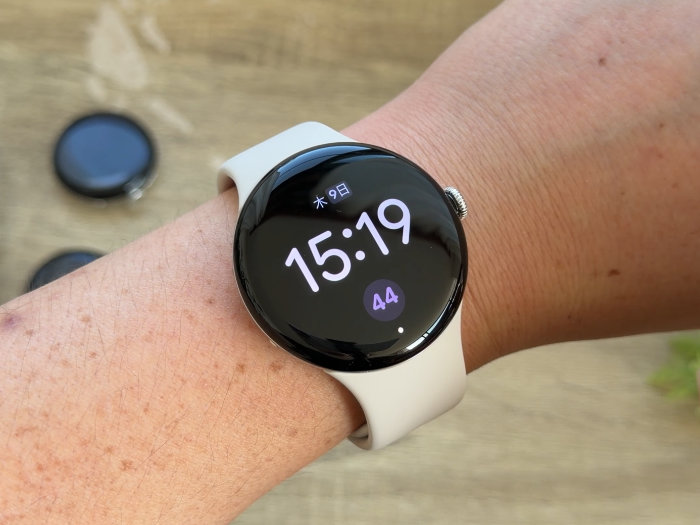 ピクセルウォッチ4、装着!