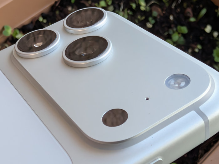 iPhone15ProMAX 48MPカメラレンズ